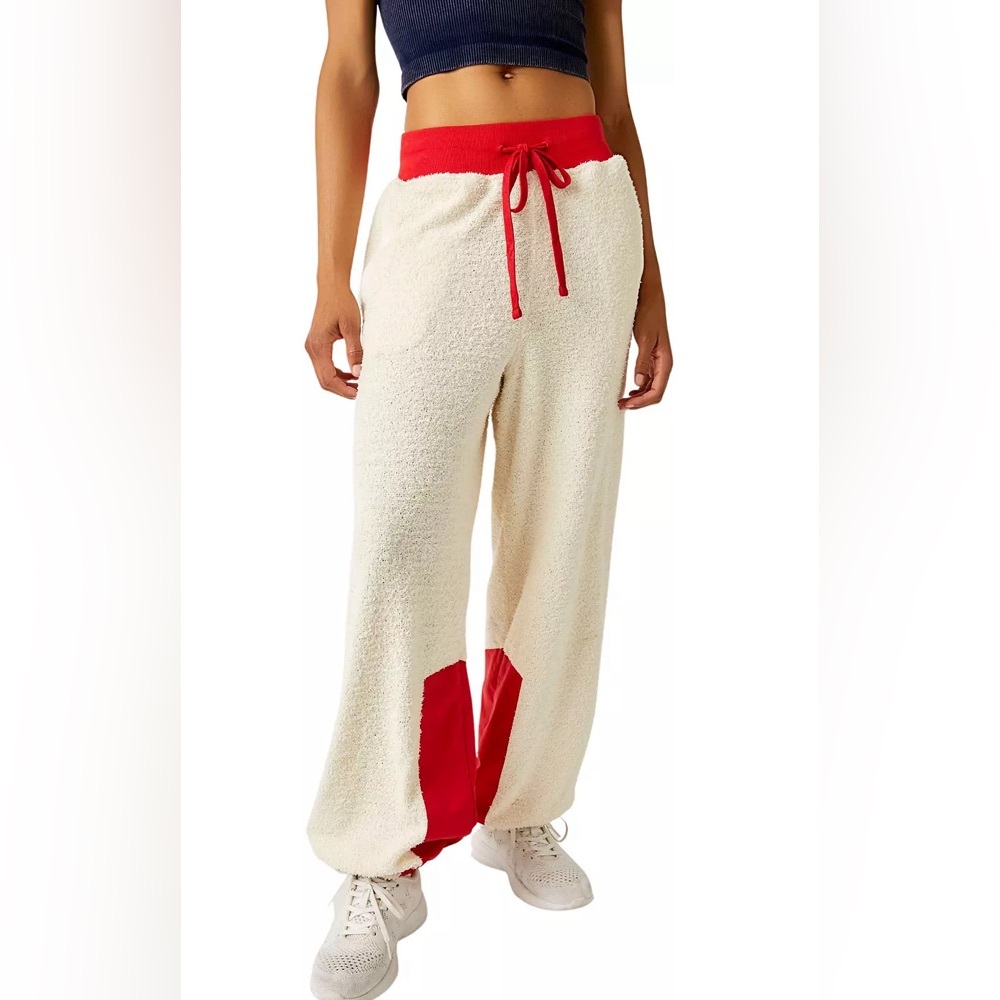 Cozy Sherpa Wide-Leg Sweatpants with Red Accents